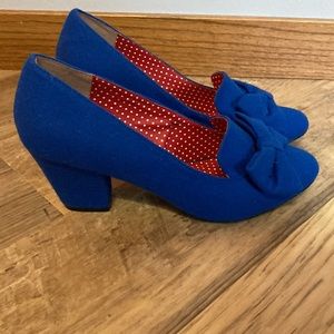 Royal blue heels, worn for 30mns.  3 inch heels.